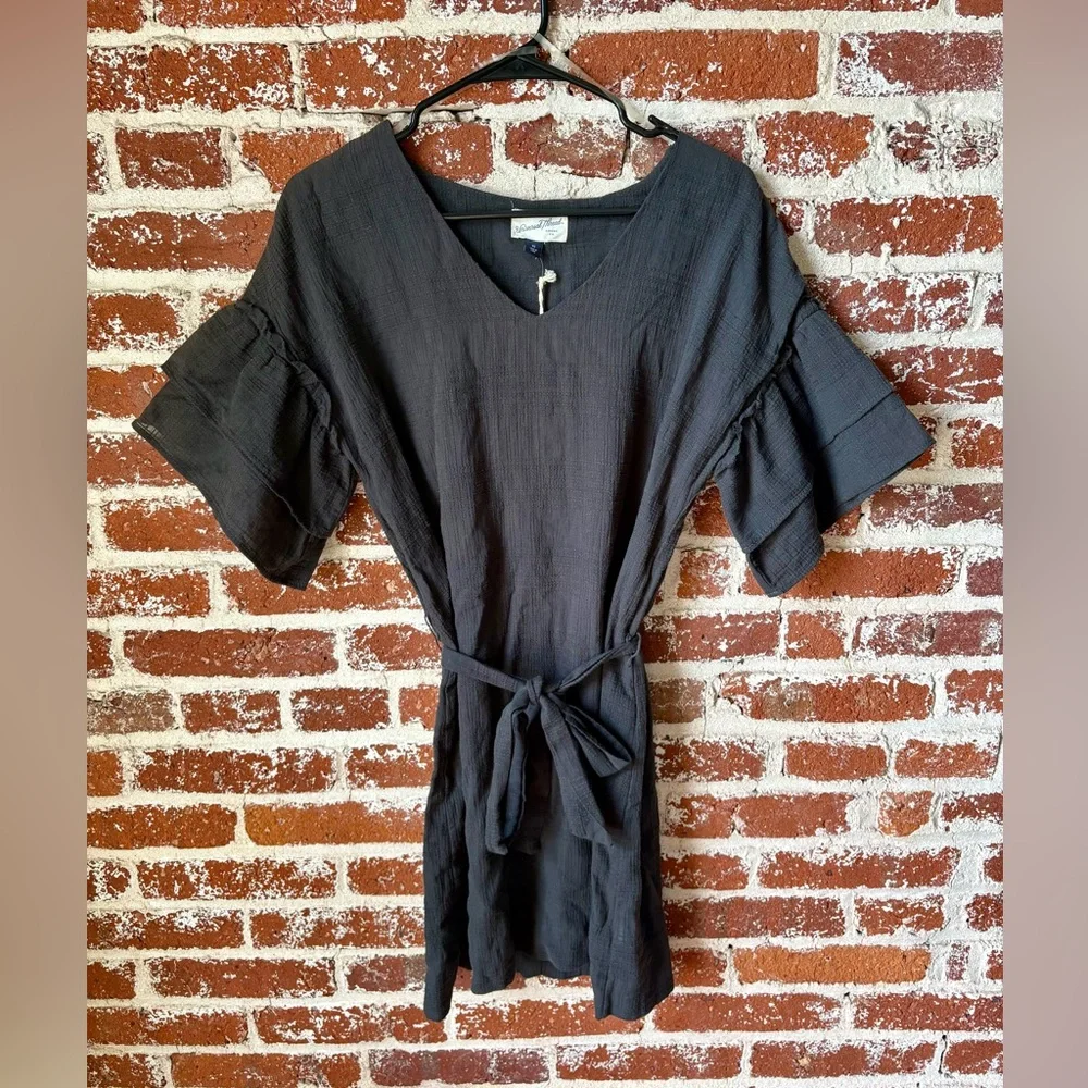 NWT Universal Thread Women's Flutter Short Sleeve Mini Dress in Dark Gray - Picture 1 of 7